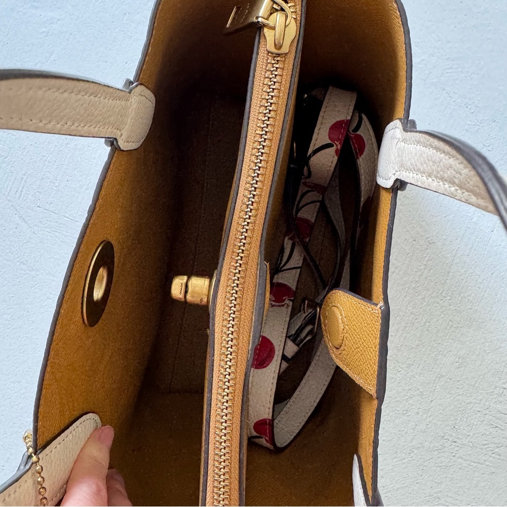 Coach Willow Tote Bag 24 With Cherry Print Crossbody Shoulder Bag - Picture 5 of 12
